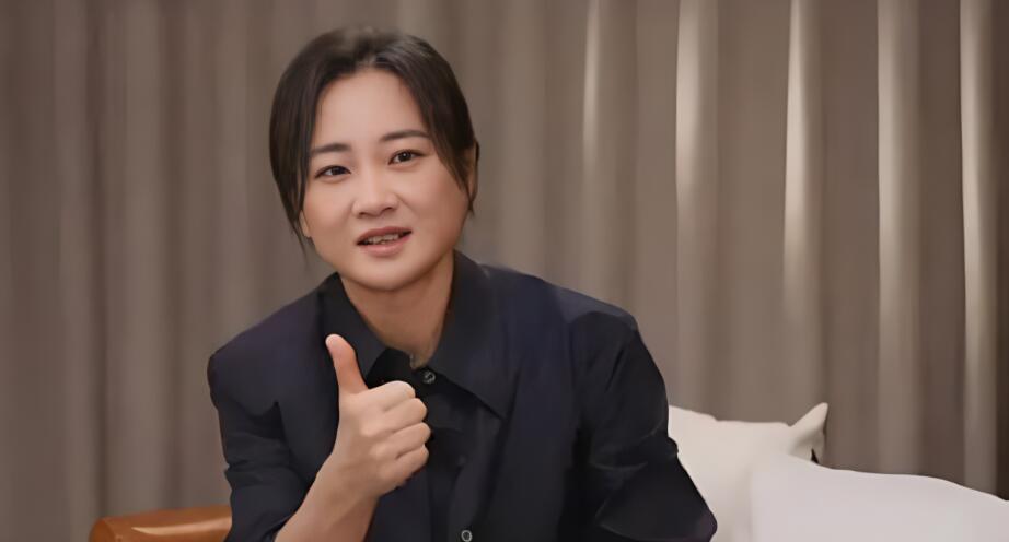 贾玲采访前练了两小时臀腿